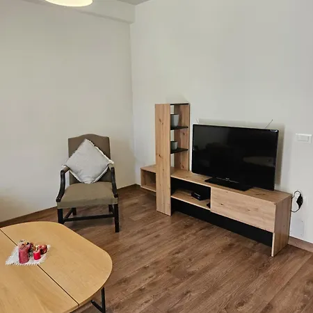 Lake Park View Apartment2 *
